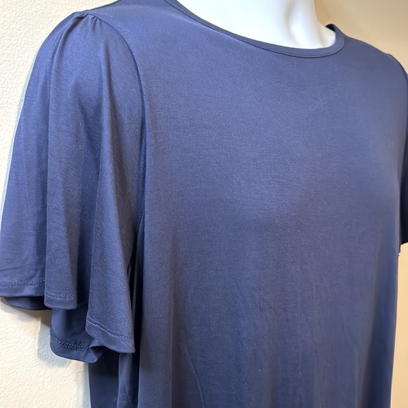 NINE WEST Flutter Sleeve Top. Size XL - Picture 4 of 13